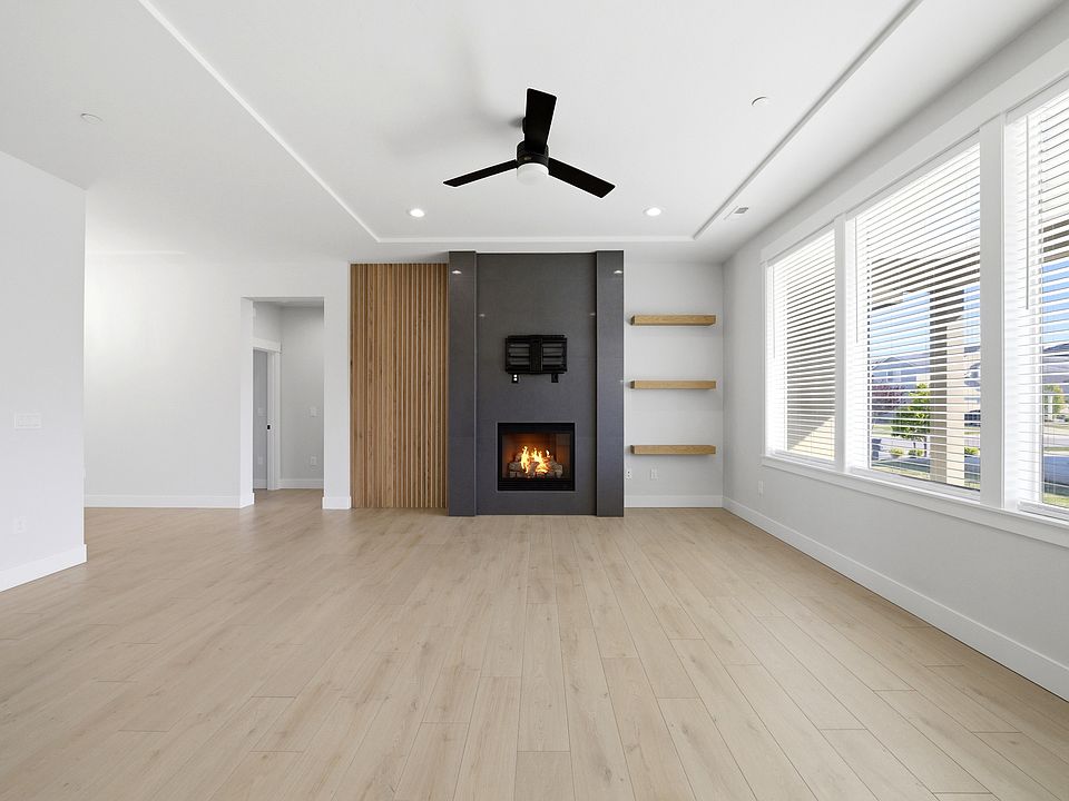 1st image of 2548 Casa Bella Ave