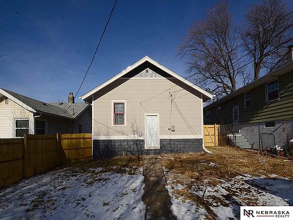 3rd image of 4403 California St