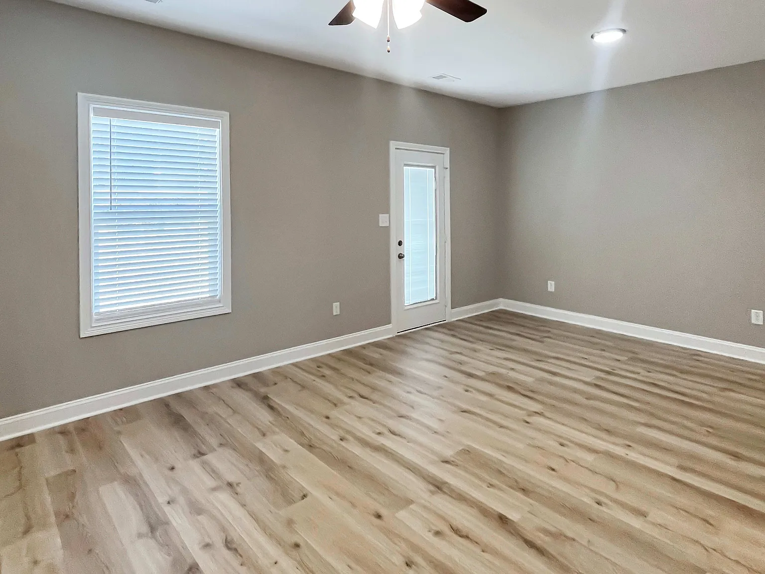 2 bed, 2.5 bath, 1550 sqft, $1,495 — Photo 4