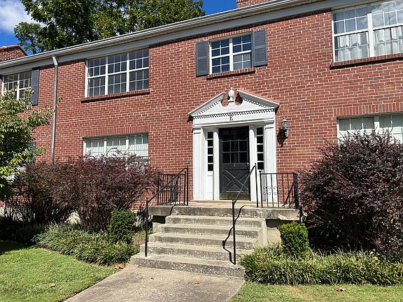Crescent Crossings - Building E front door