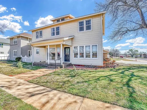 302 N Main St, Elk City, OK 73644