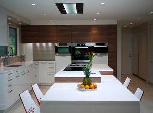 110 Hartshorn Dr, Short Hills, NJ 07078