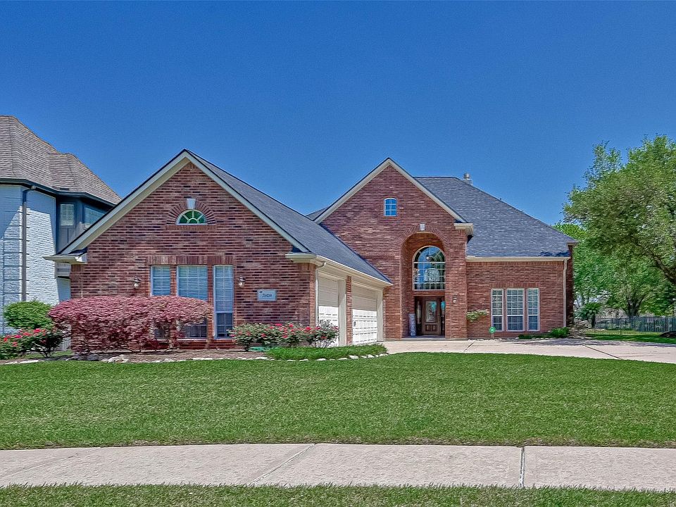 1st image of 2424 Colonel Court Dr