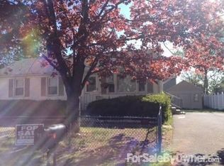 39 Arliss St, Springfield, MA 01109