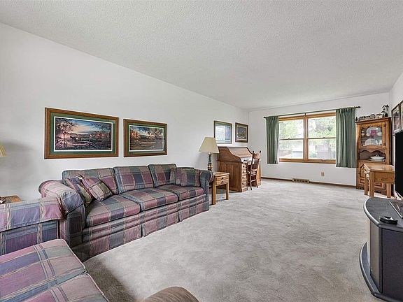 4th image of 507 Green Acres Dr
