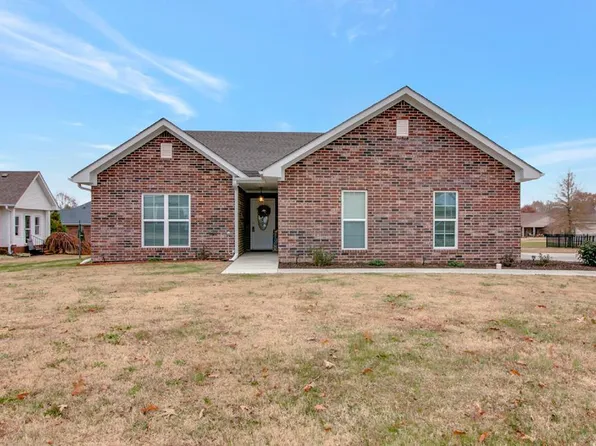 125 Hidden Hill Cv, Martin, TN 38237