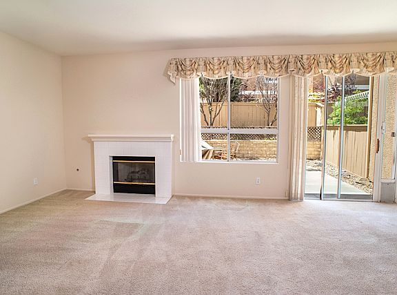 4th image of 4851 La Vella Dr