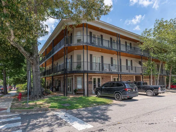 100 N Bancroft St APT B1, Fairhope, AL 36532