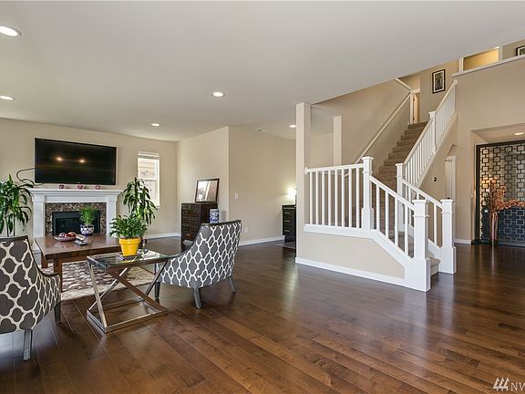 5th image of 9302 Ash Ave SE