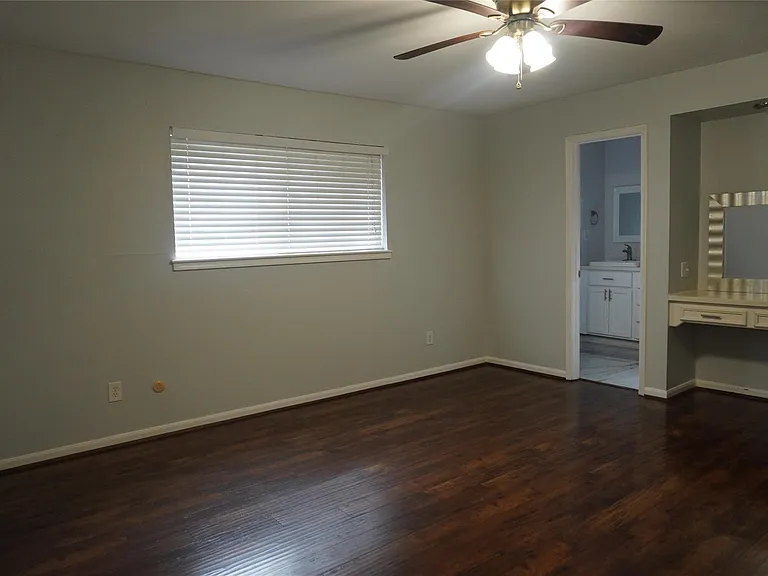 10703 Wickersham Ln — Photo 21
