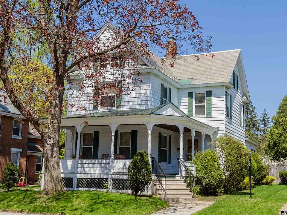 1st image of 28 Fulton St