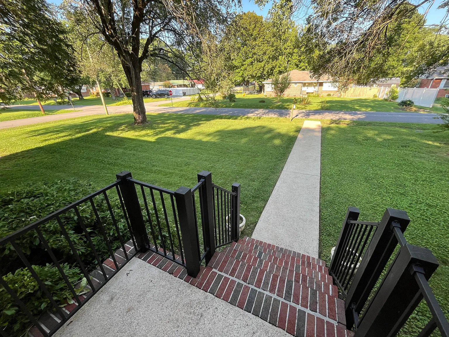 2 bed, 1.5 bath, 1468 sqft, $1,700 — Photo 2