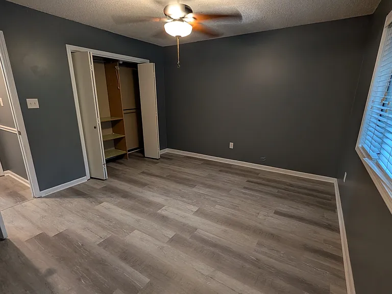 1605 Teresa Cir — Photo 30