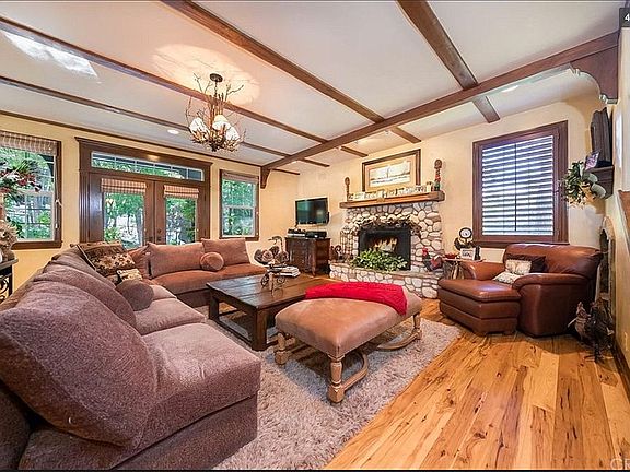 3rd image of 1030 Beaver Ln