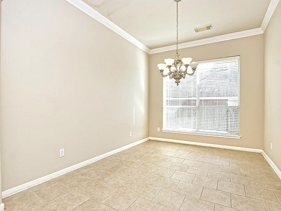 4th image of 1702 Buttercup Creek Blvd