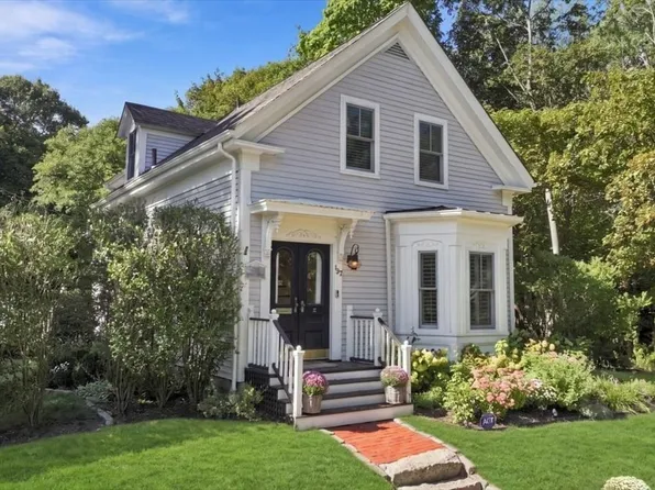 137 Fort Hill St, Hingham, MA 02043