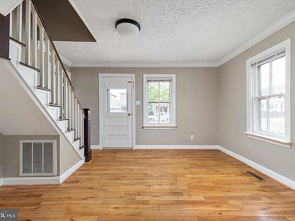 4th image of 325 Ritenour St