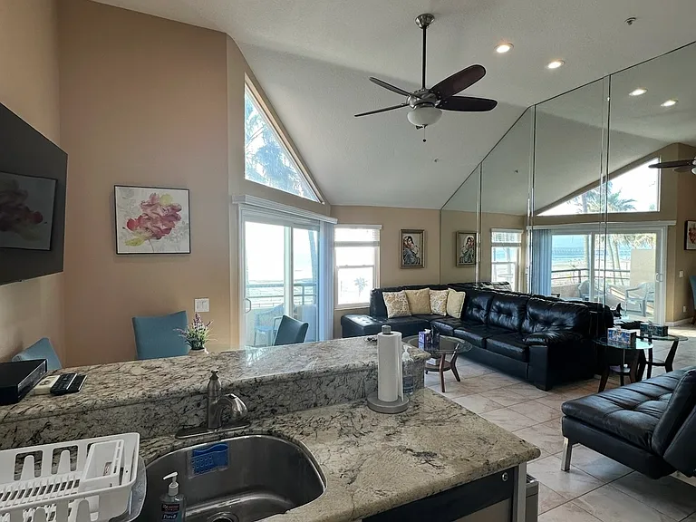 1200 Pacific Coast Hwy #415 — Photo 43