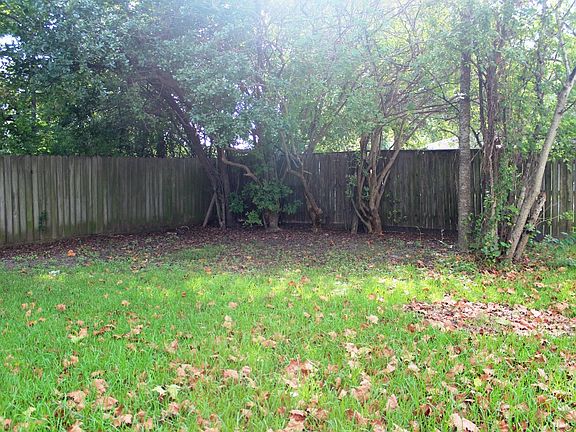 3rd image of 301 N Pruett St