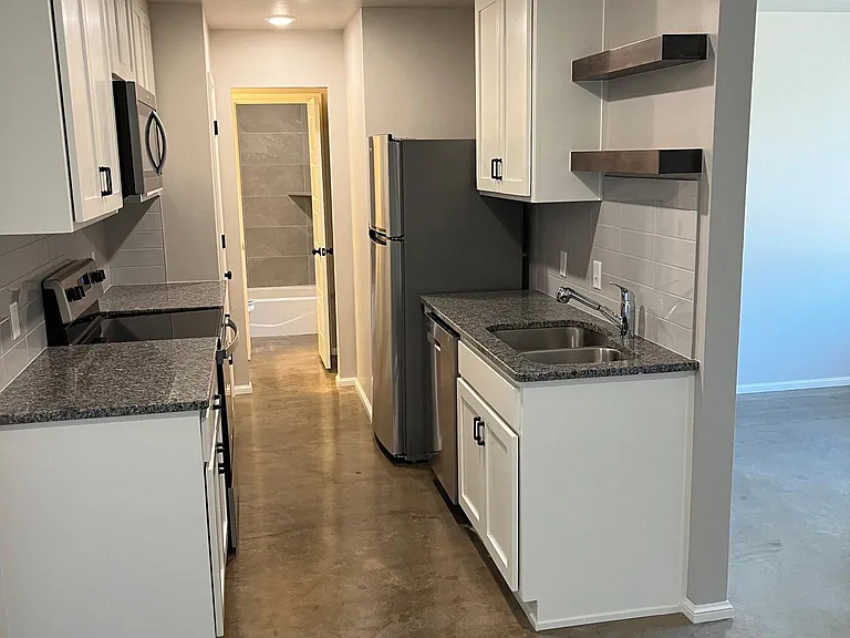 117 N Elm Ave #117 — Photo 6
