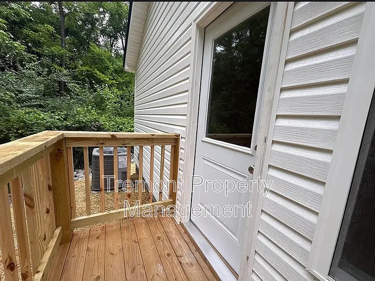 2620 E 21st St — Photo 10