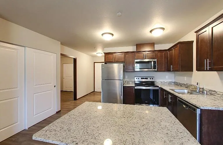 Remington Place Apartments — Photo 5