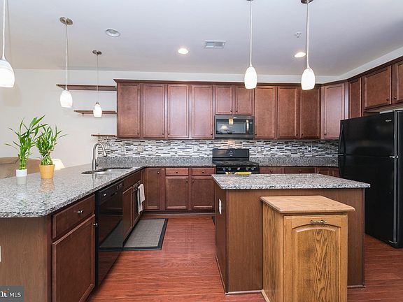 3rd image of 8546 Golden Eagle Ln