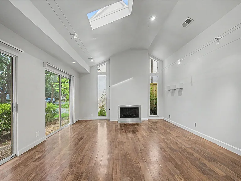 2723 Nottingham St — Photo 6