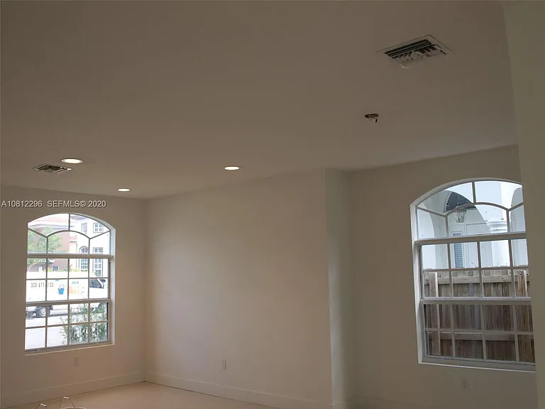 15650 SW 11th Ter #0 — Photo 5
