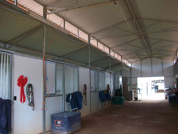 Indoor Barn with Lockers