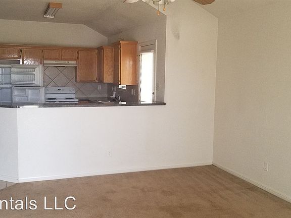 3rd image of 3207 Dannen Ct Unit B
