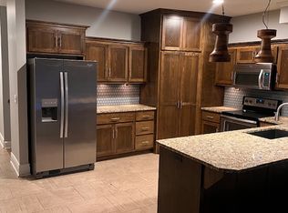 5903 N London Ave, Kansas City, MO 64151