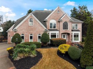 320 Commons Gate Ct, Roswell, GA 30075