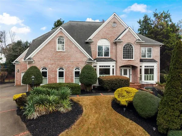 320 Commons Gate Ct, Roswell, GA 30075