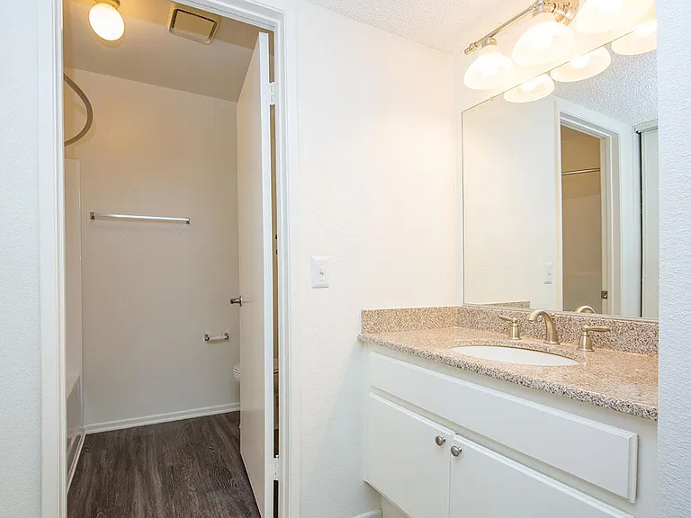 Mountain View Apartment Homes — Photo 24