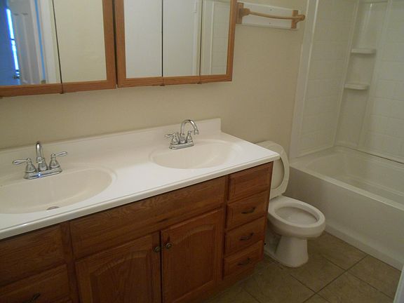 5th image of 247 E 11th Ave