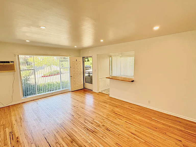 1800 Calafia St #B — Photo 6