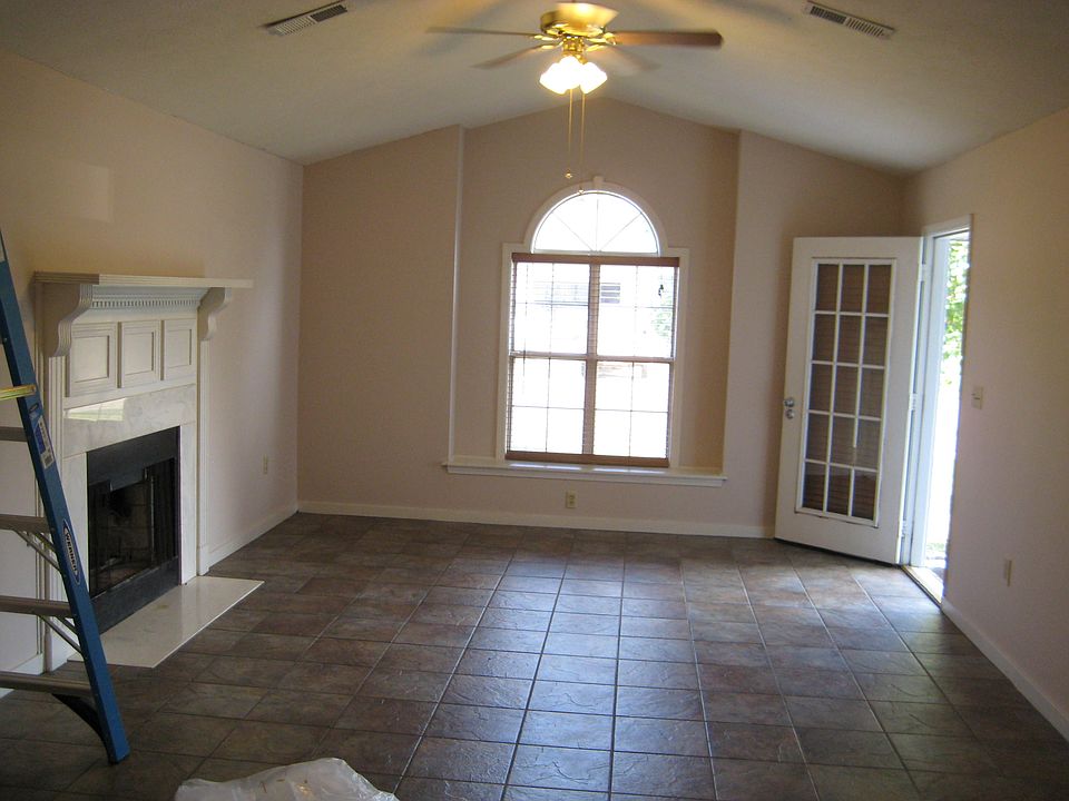 2nd image of 1409 Barnett Bend Cir