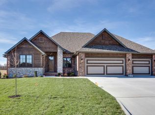 836 E Abbey Ct, Nixa, MO 65714