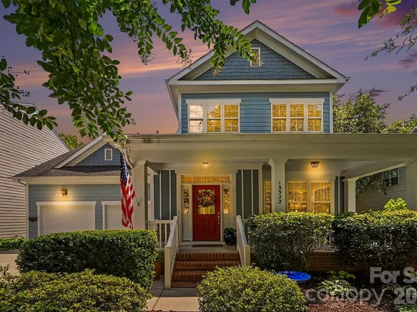 13322 Pierre Reverdy Dr, Davidson, NC 28036