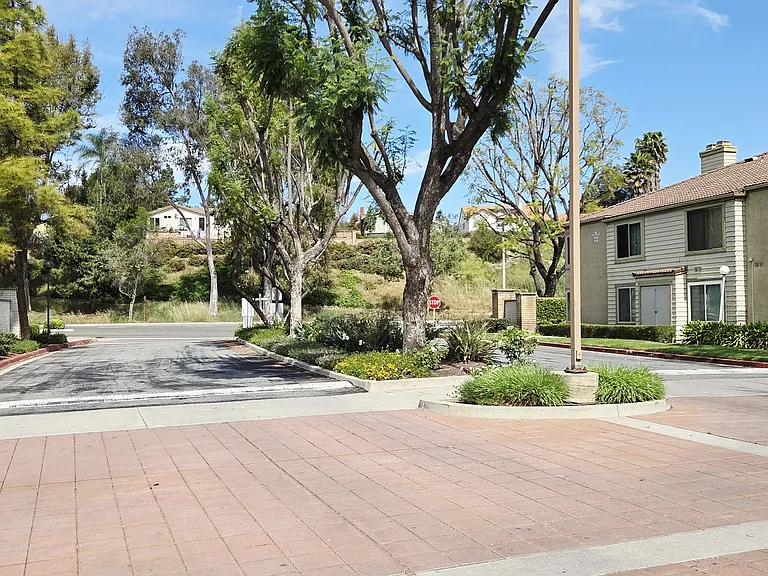 7 Carriage Way — Photo 11