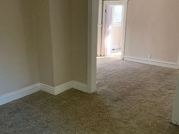 5th image of 4439 Forest Ave