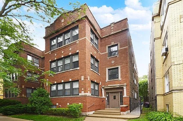 3 bed, 1800 sqft, $2,395 — Photo 1