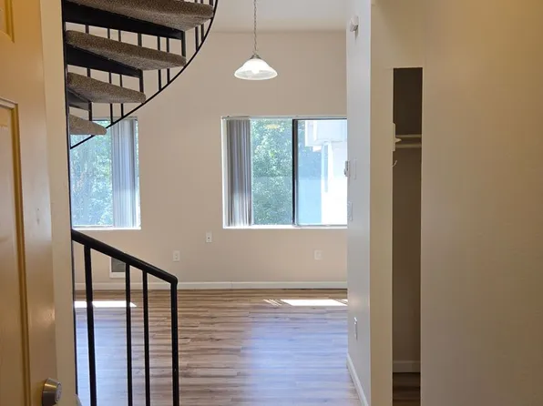 First Hill Apartments