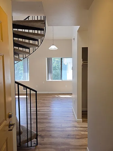 First Hill Apartments Photo 1
