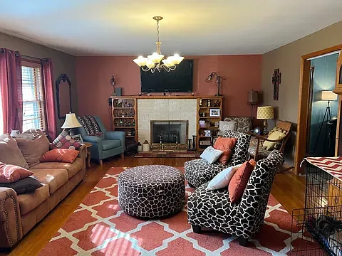 190 E Poplar St — Photo 10