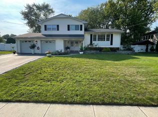 7 Mohawk Dr #1, Matawan, NJ 07747