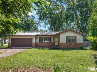 322 S Finis St, Virden, IL 62690