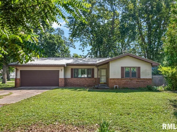 322 S Finis St, Virden, IL 62690