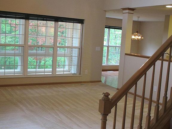 5th image of 354 Sycamore Woods Ln